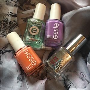 4 bundle Essie nail polish